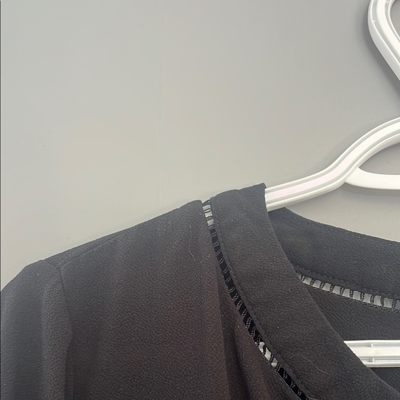 Brody Myles Black Women's Top Size Medium - Picture 6 of 7